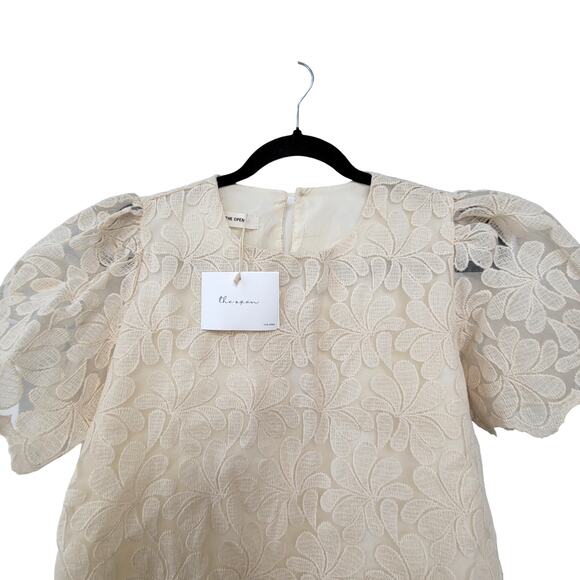 TheOpen Product Ivory Floral Applique Short Sleeve Shift Dress Women Sz S/M - Picture 3 of 7